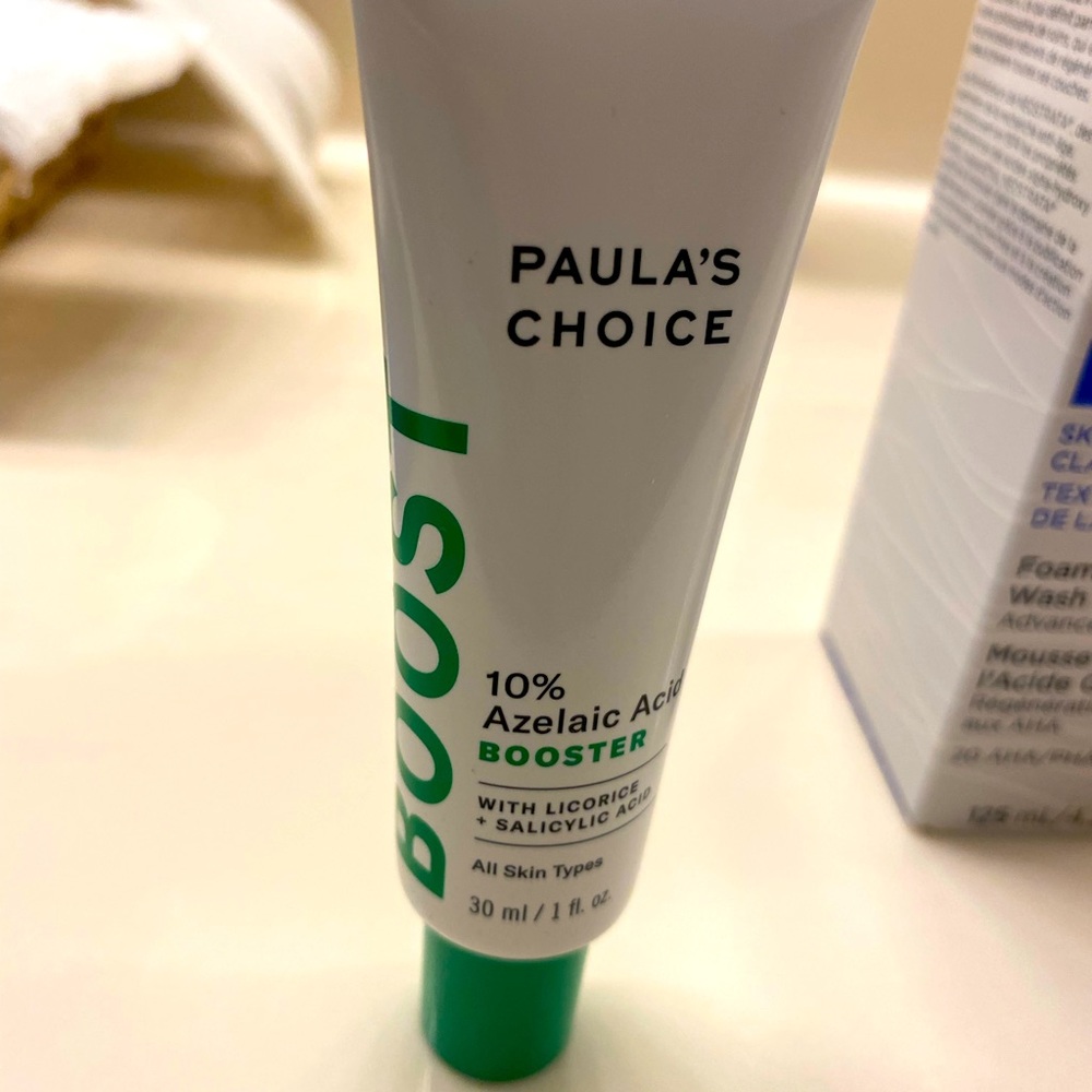Paula’s choice 10% azelaic acid booster.NEW!!!!!!!!not opened at all..